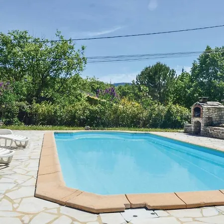בית נופש Holiday Avenue Des Plantiers - 01 Céreste